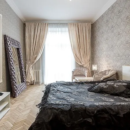 Apartment Volodarsky Street, 17 *