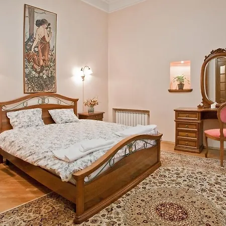 Volodarsky Street, 17 Apartment