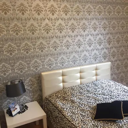 Apartment Volodarsky Street, 17 *