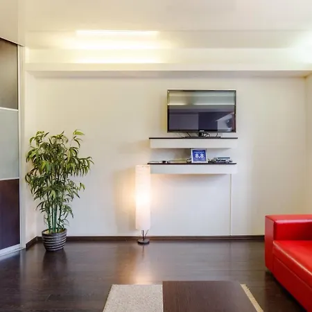 Volodarsky Street, 17 Apartment *