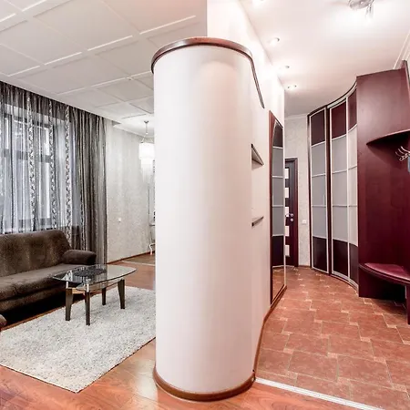 Volodarsky Street, 17 Apartment *
